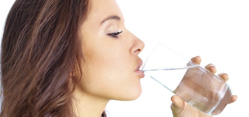 5 bonnes raisons de boire de l’eau chaude tous les jours